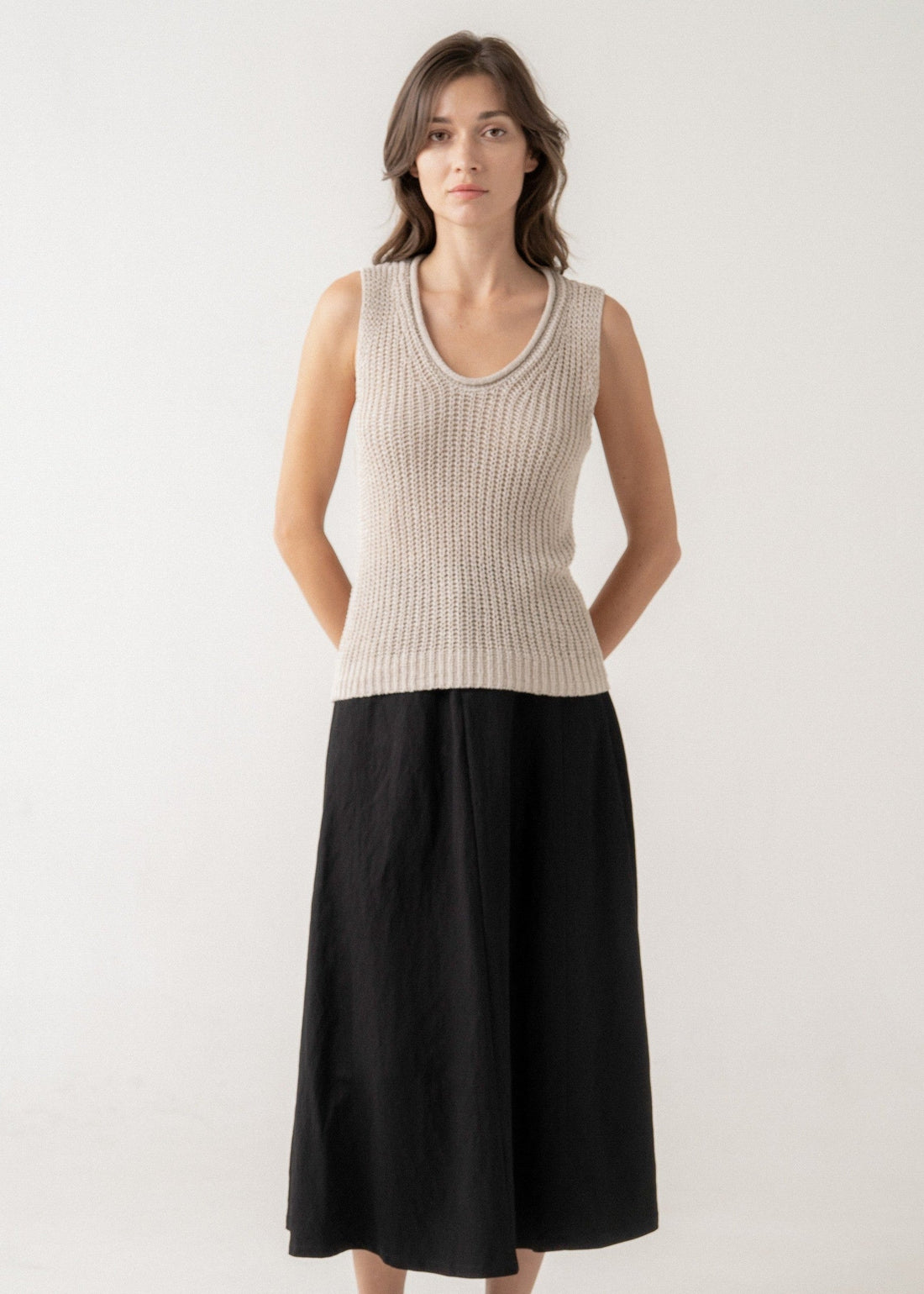 MADDIE SLEEVELESS KNIT TOP