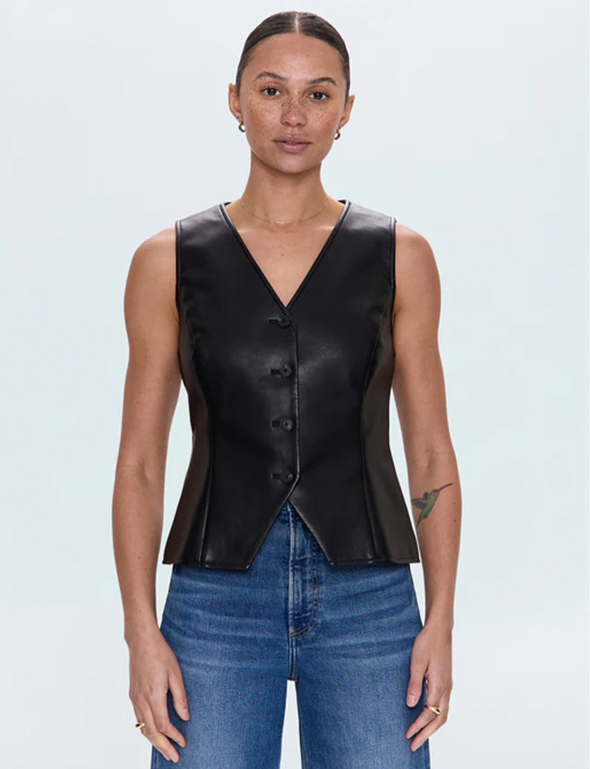 Danica Vest, Onyx