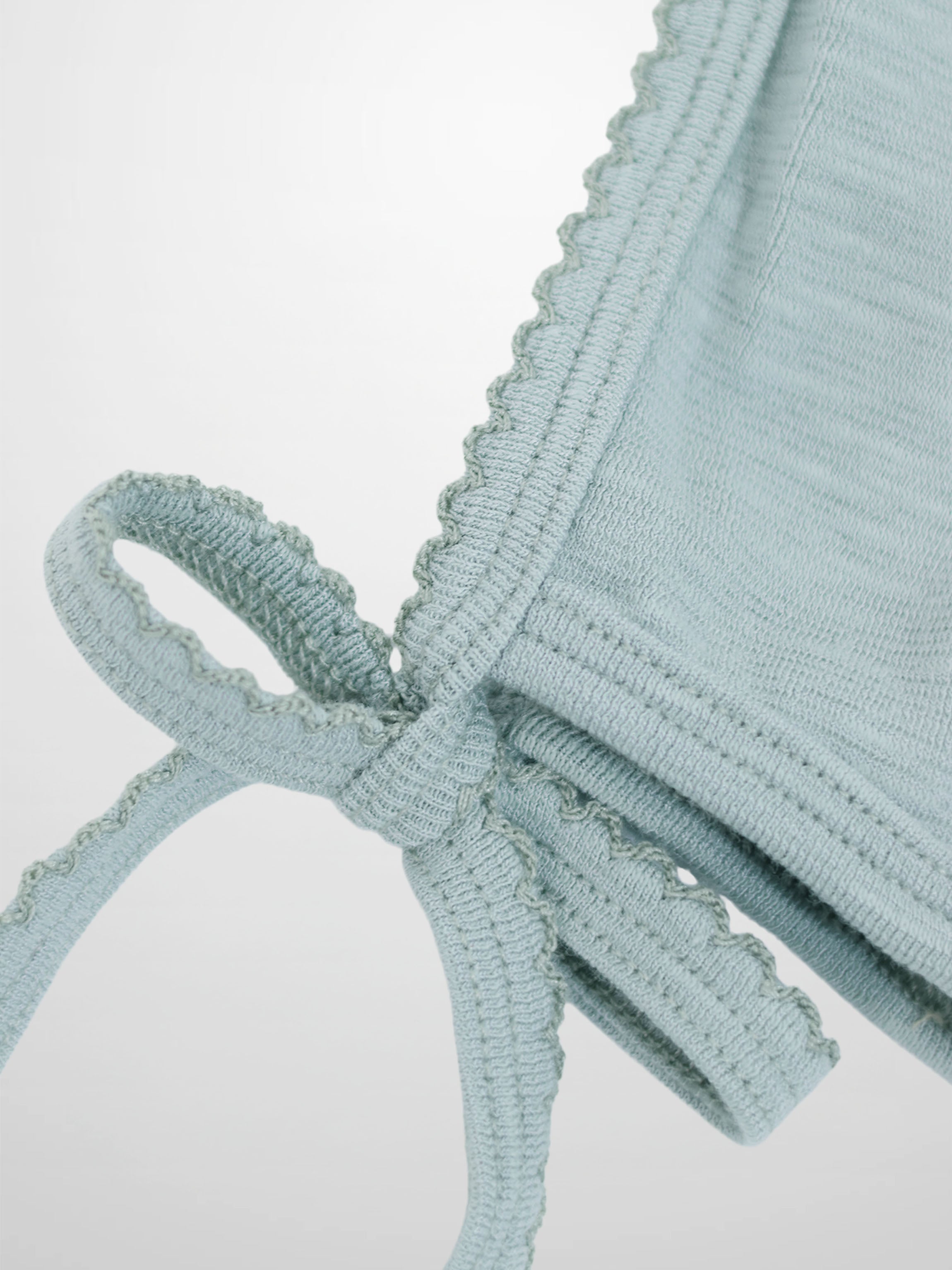 Blue Scalloped Bonnet
