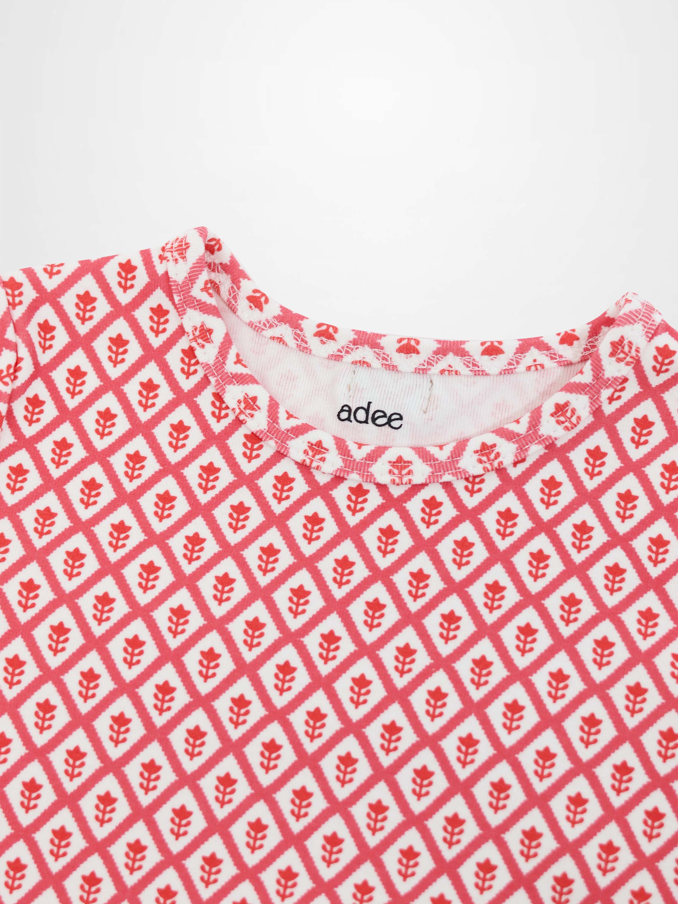 Diamond Flower T-Shirt - Short Sleeve
