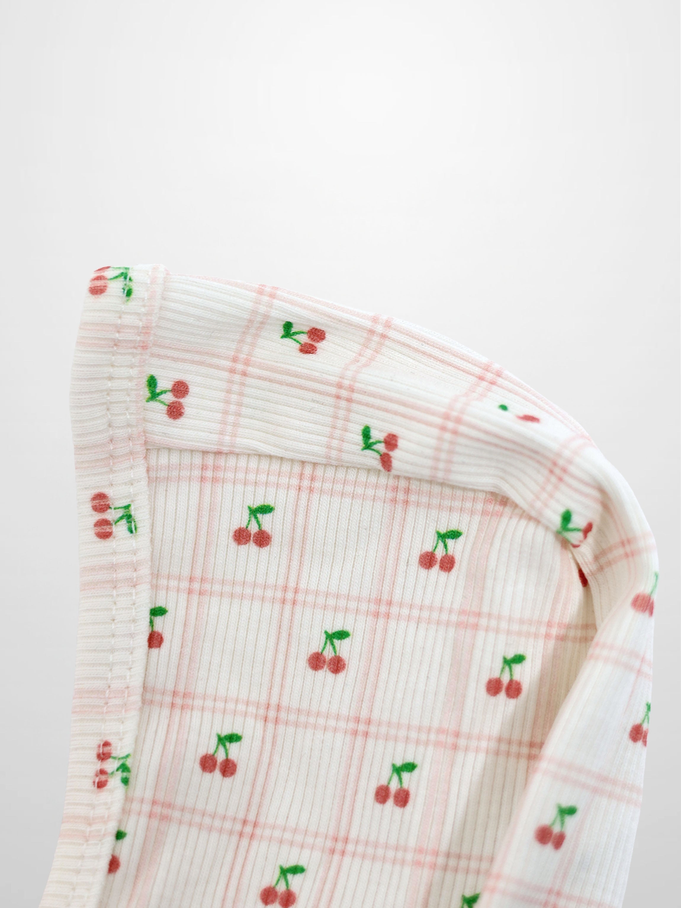 Cherry Window  Bonnet