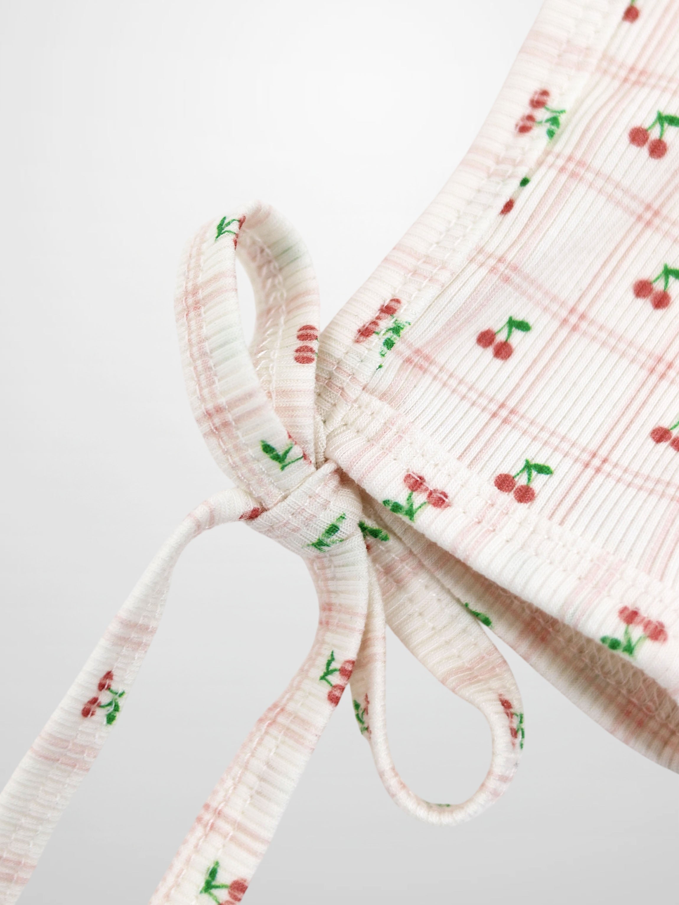 Cherry Window  Bonnet