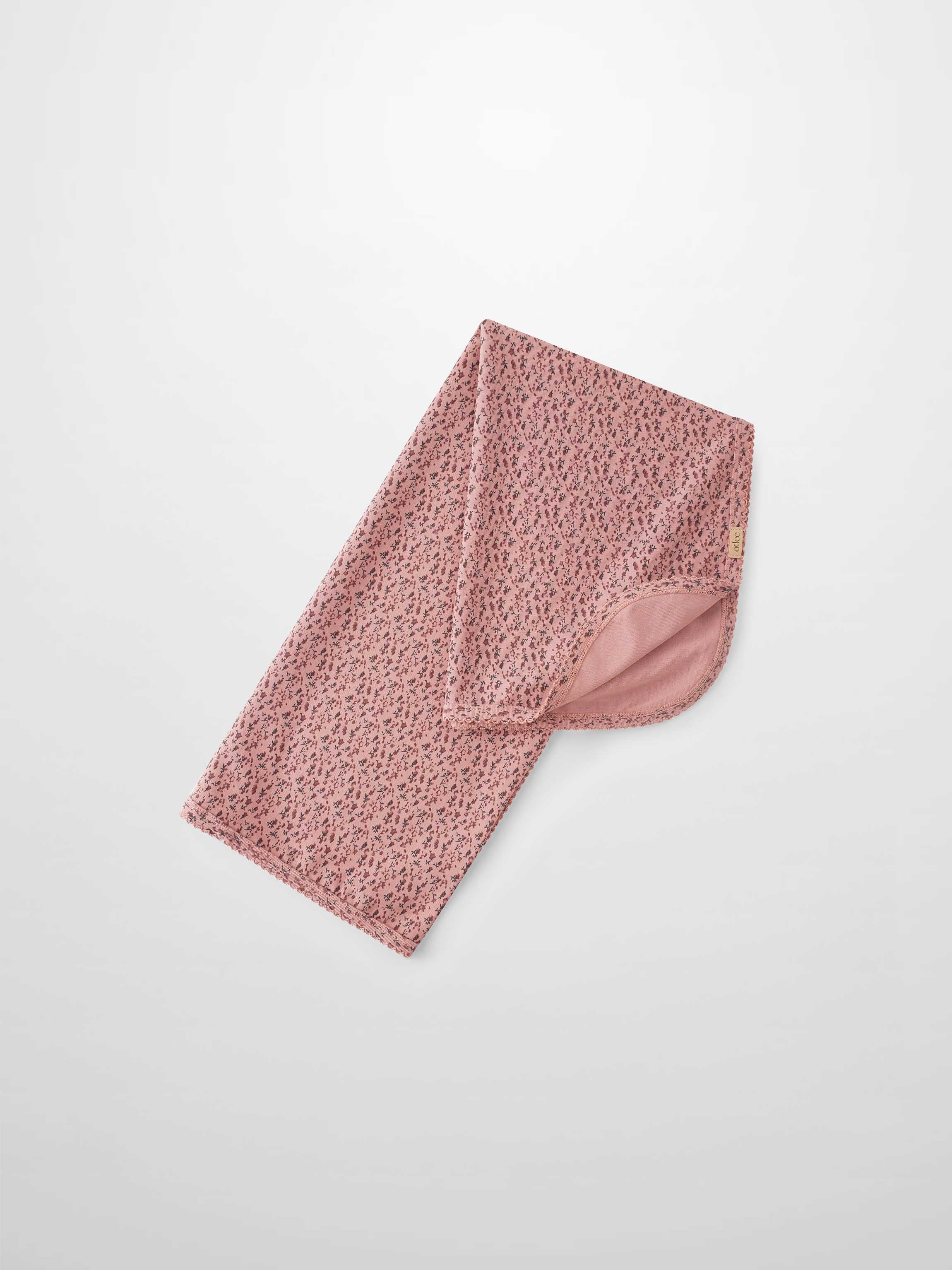 Ruby Roses Blanket