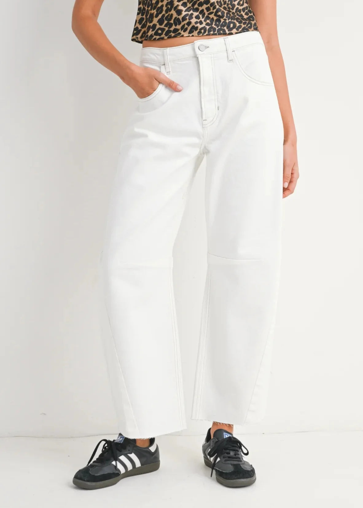 ARIANA OFF WHITE BARREL JEAN