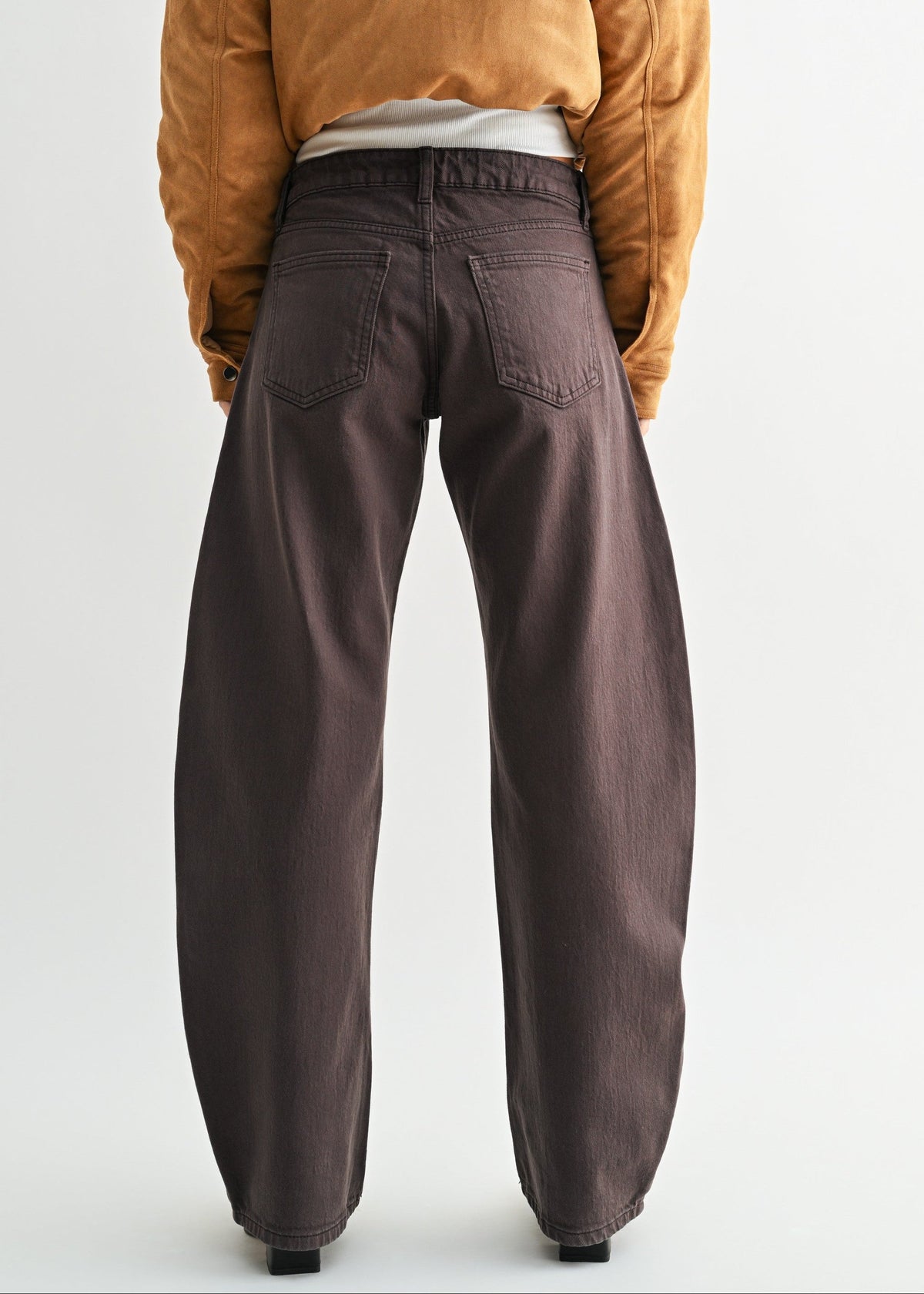 NATALIA CHOCOLATE BARREL JEANS