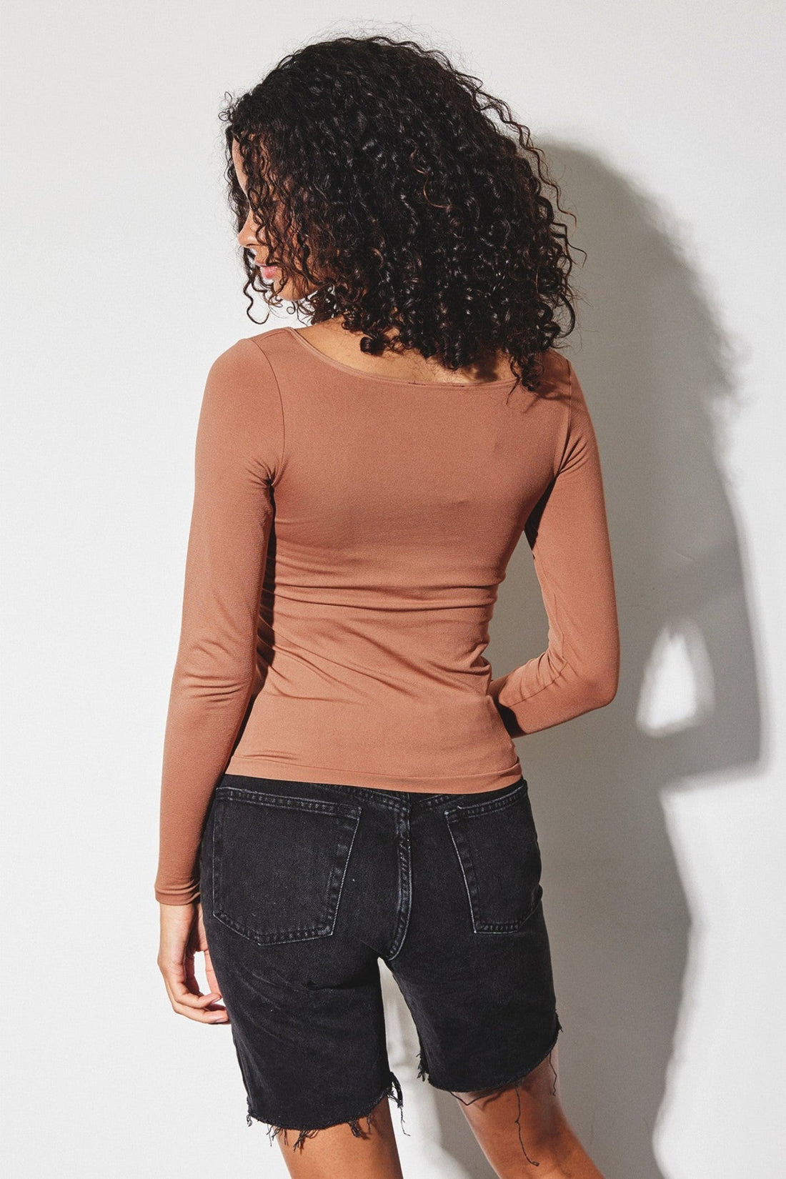 ISABELLE SEAMLESS LONGSLEEVE TOP