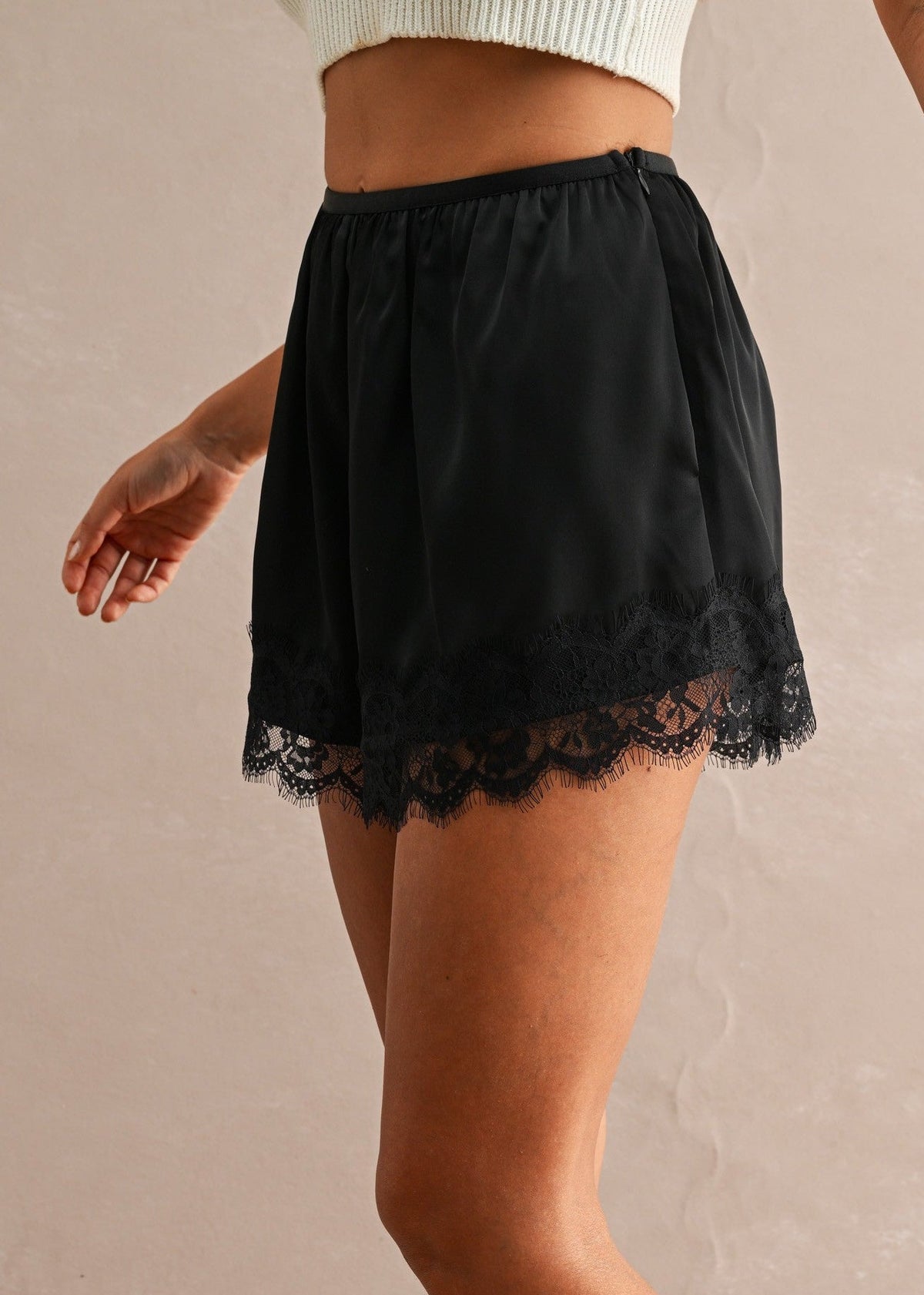 JAYDEN LACE TRIM SHORTS