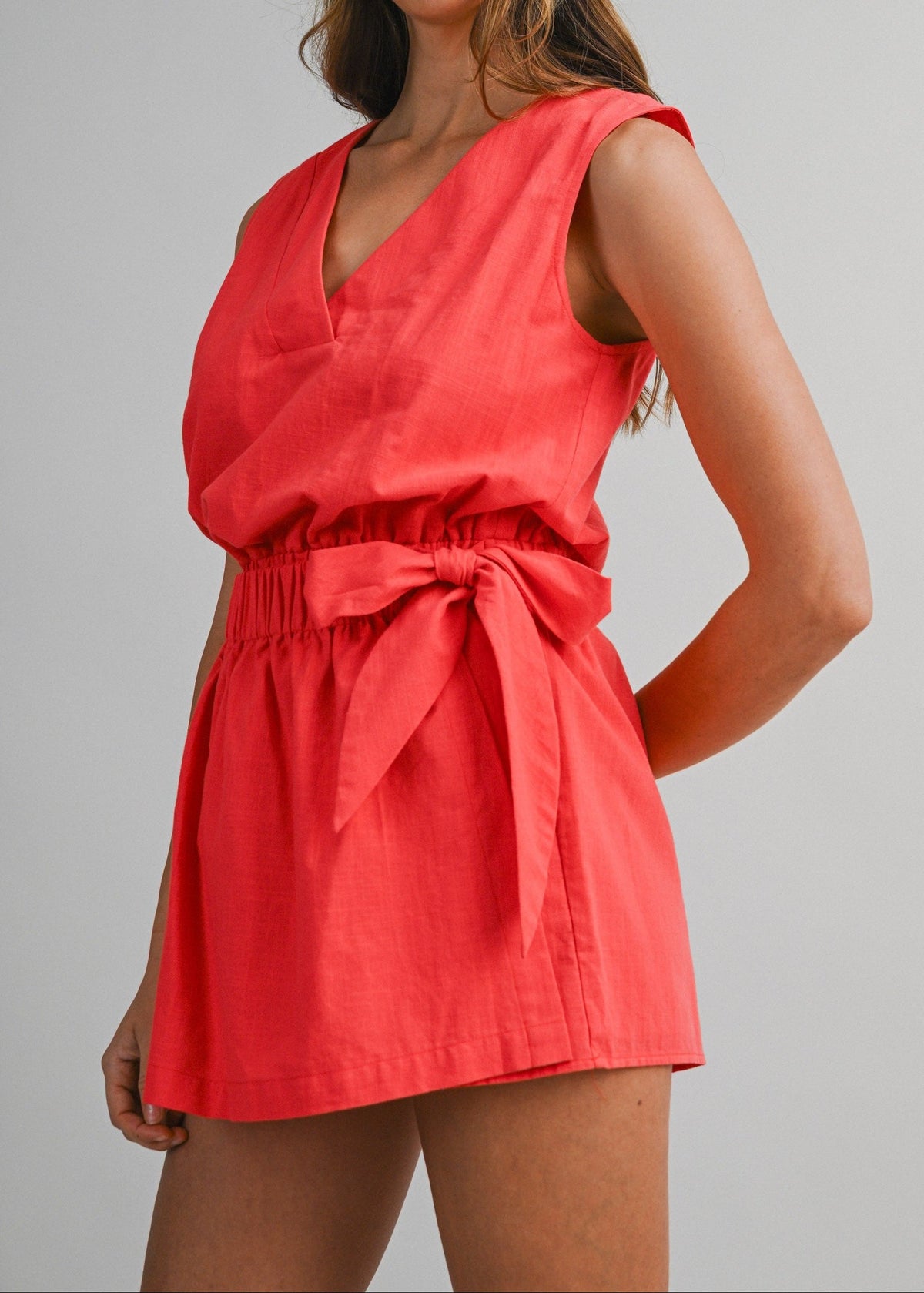 MINNIE SLEEVELESS V-NECK ROMPER