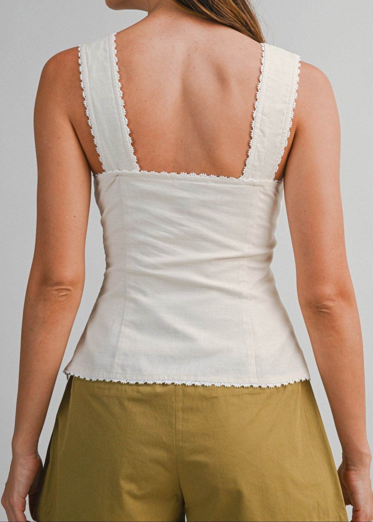 MIA SLEEVELESS TAUPE TOP